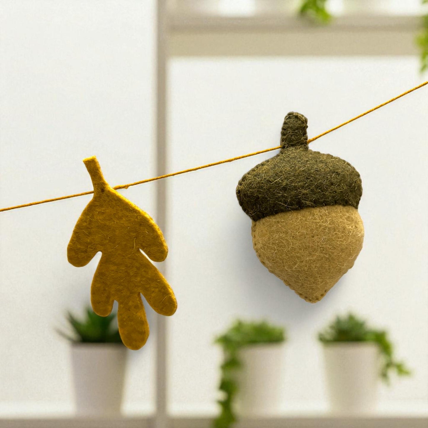 Autumn Fall Leaf and Acorn Garland, Wool Felt Autumn Leaves and Acorns Fall Decor Garland and Bunting, Thanksgiving  and Gifts for Halloween