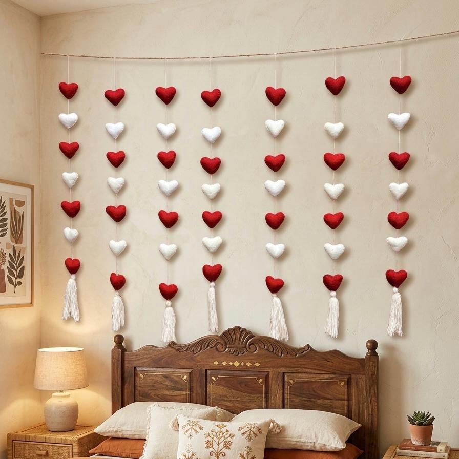 Valentine’s Day Hearts Decor Handmade Wool Felt Hearts Decoration Romantic Home Decor Heart Garland for Wall & Room Styling