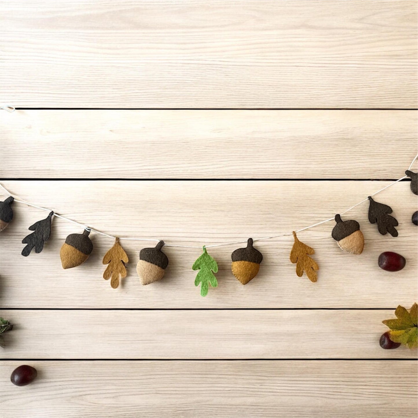 Wool Felt Fall Garland, Autumn Season Garland, Wool Felt Autumn Leaves and Acorns Fall Decor Garland and Bunting, Thanksgiving for Halloween