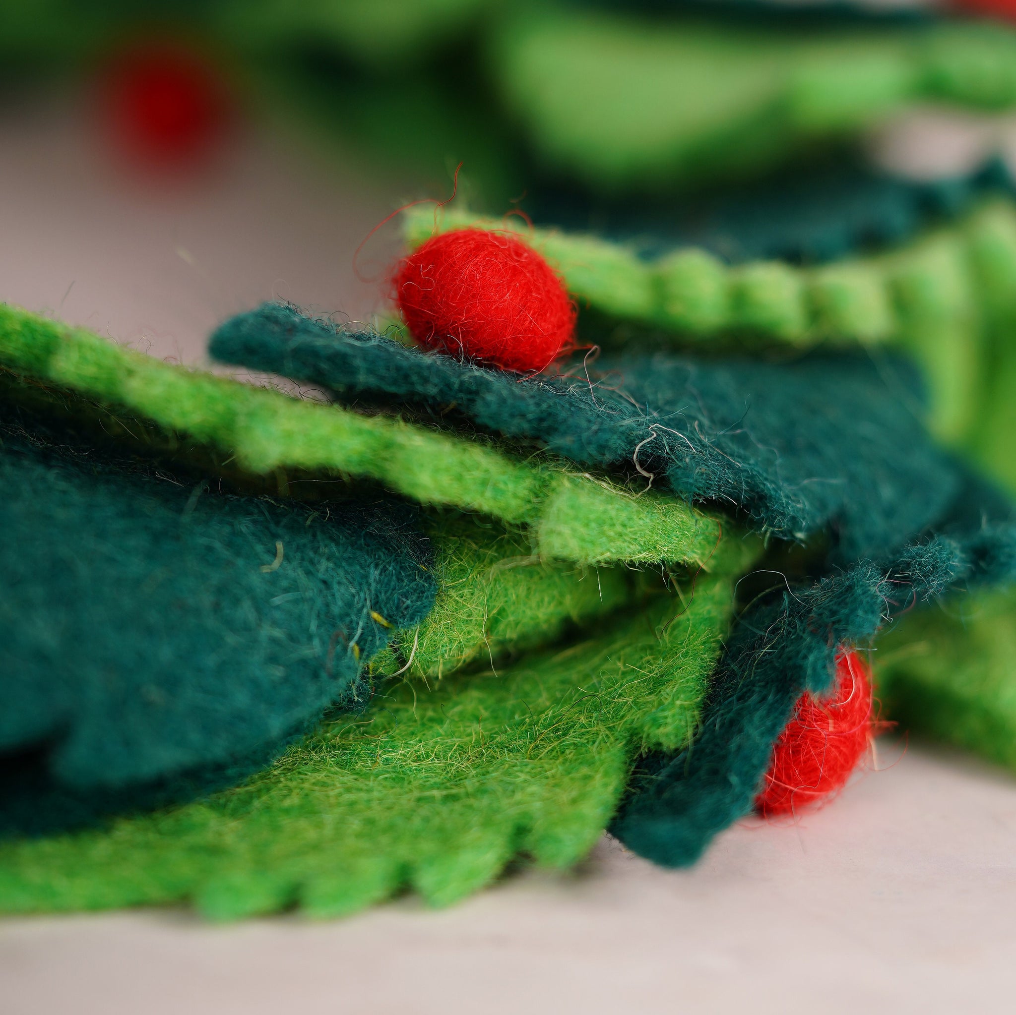 Handmade Wool Felt Christmas Wreath – Festive Holiday Door Decor | Soft Felt Wall Hanging