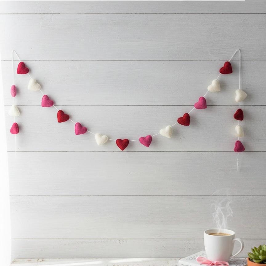 Valentine’s Day Hearts Decor Handmade Wool Felt Hearts Decoration Romantic Home Decor Heart Garland for Wall & Room Styling