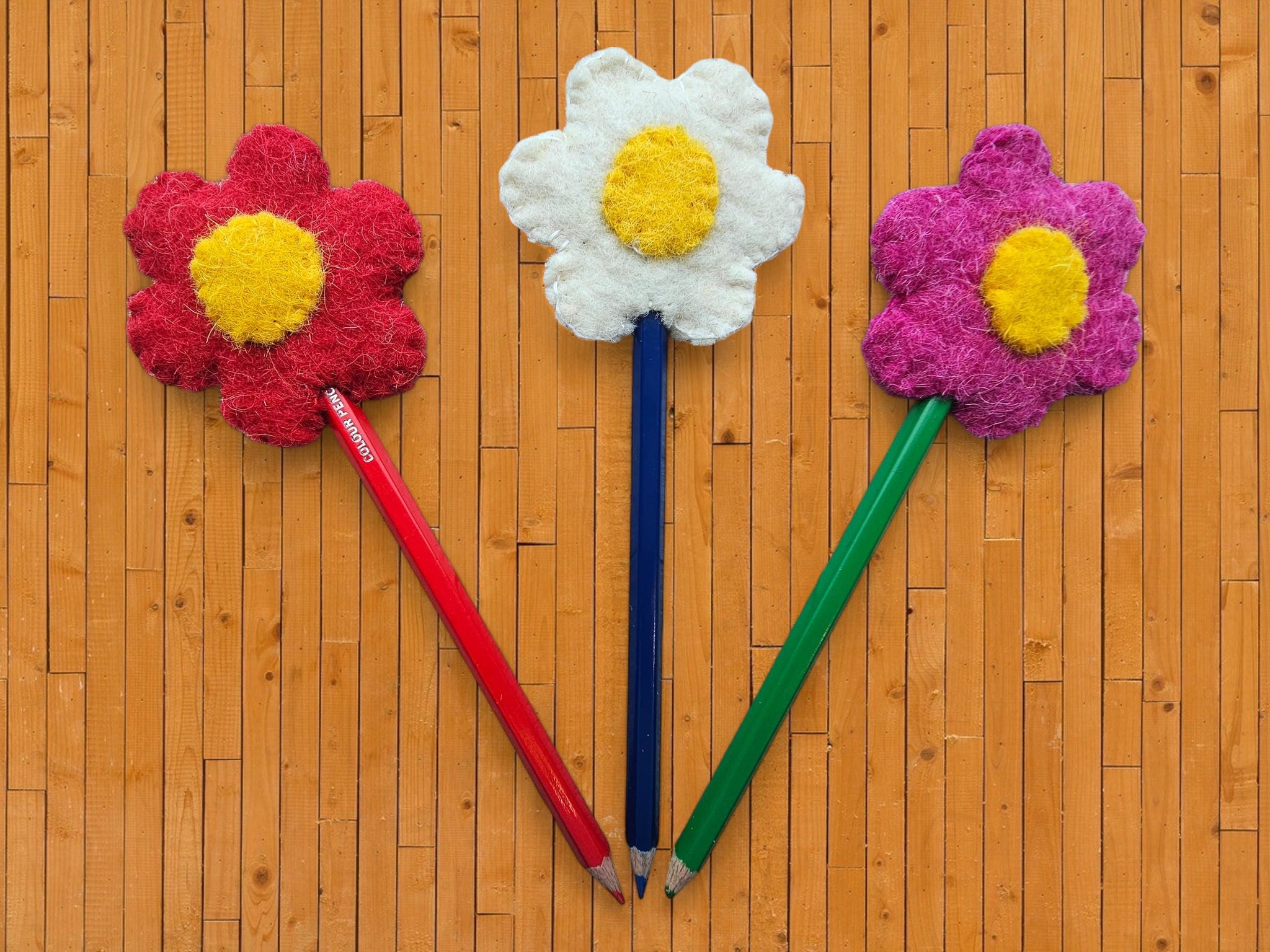 Handmade Wool Felt Daisy Flower Pencil Toppers Set, Party Favors, Classroom Rewards