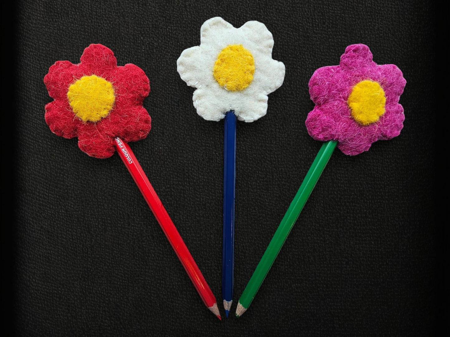 Handmade Wool Felt Daisy Flower Pencil Toppers Set, Party Favors, Classroom Rewards