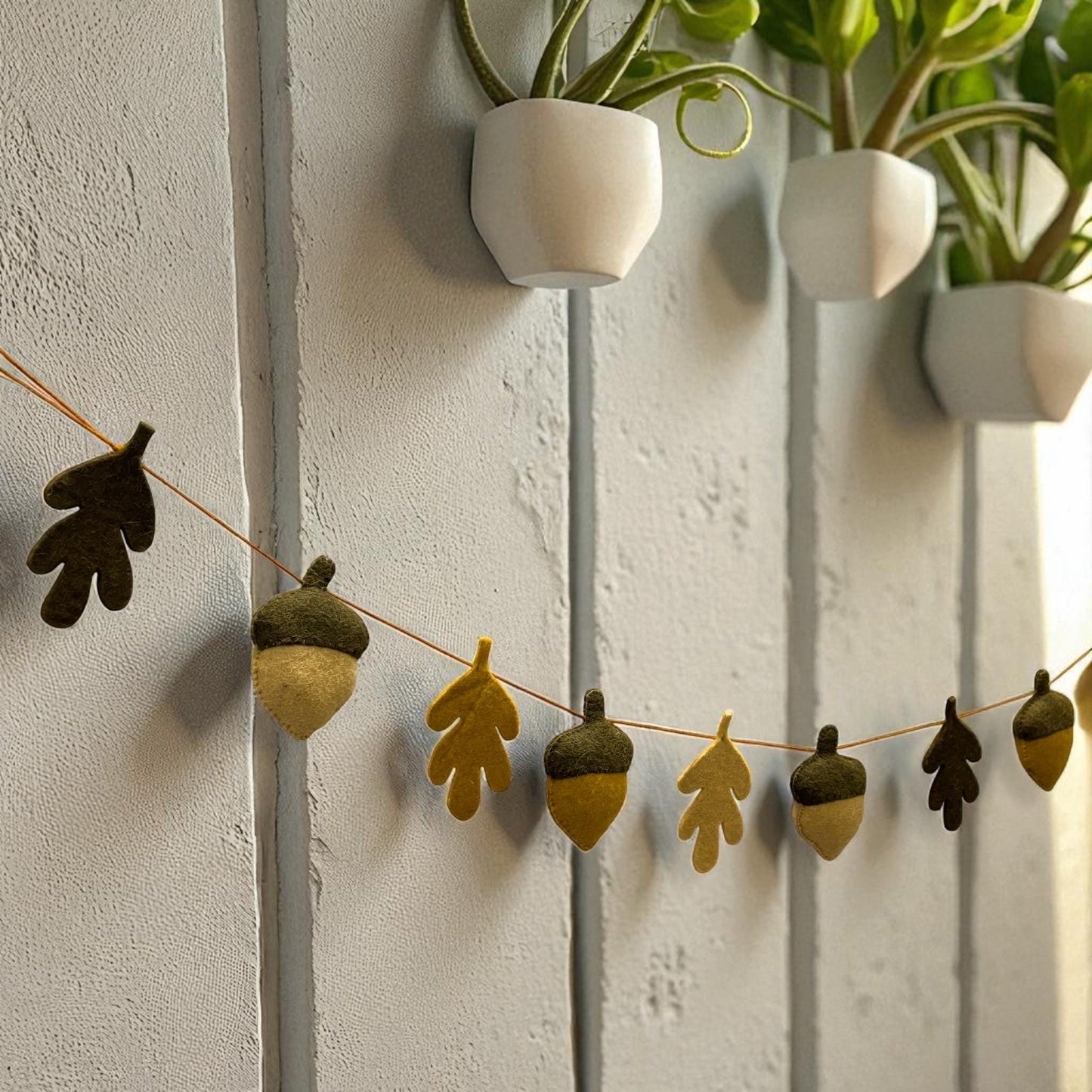Autumn Fall Leaf and Acorn Garland, Wool Felt Autumn Leaves and Acorns Fall Decor Garland and Bunting, Thanksgiving  and Gifts for Halloween