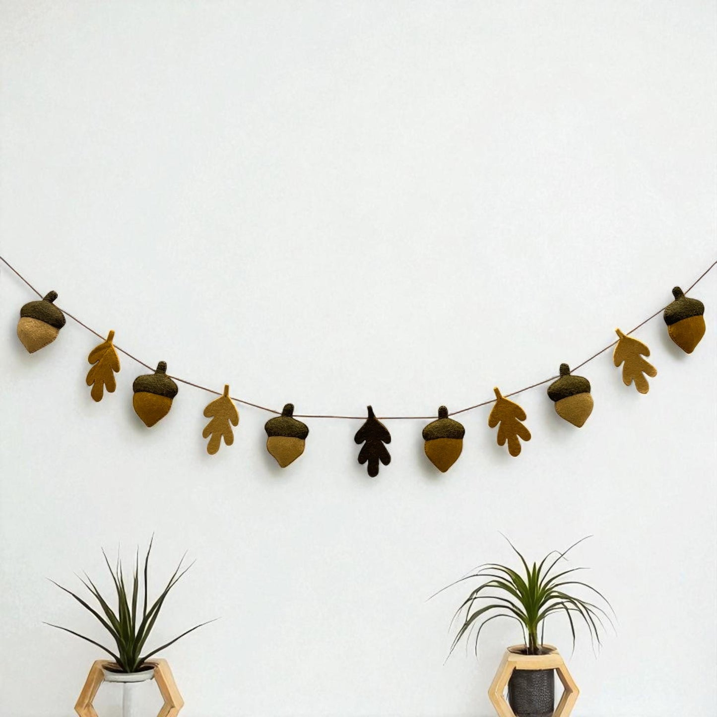 Autumn Fall Leaf and Acorn Garland, Wool Felt Autumn Leaves and Acorns Fall Decor Garland and Bunting, Thanksgiving  and Gifts for Halloween