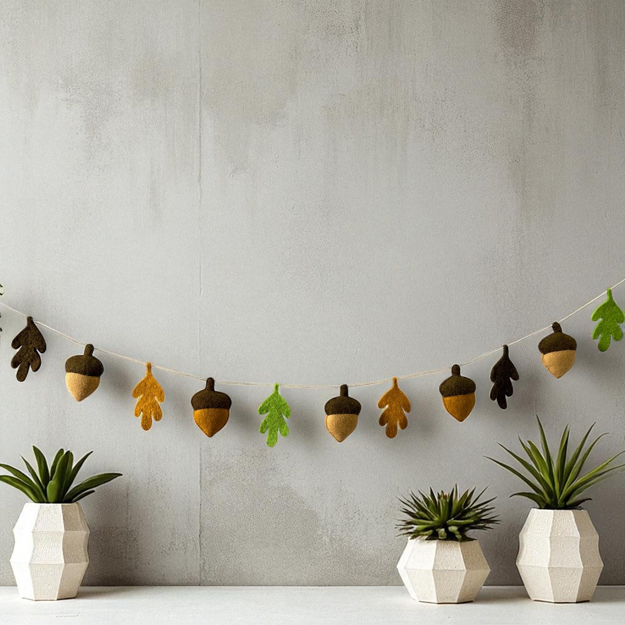 Wool Felt Fall Garland, Autumn Season Garland, Wool Felt Autumn Leaves and Acorns Fall Decor Garland and Bunting, Thanksgiving for Halloween