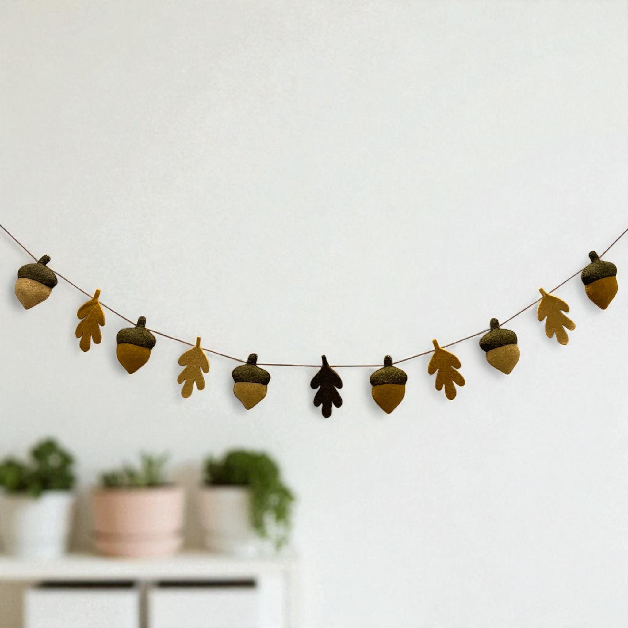 Autumn Fall Leaf and Acorn Garland, Wool Felt Autumn Leaves and Acorns Fall Decor Garland and Bunting, Thanksgiving  and Gifts for Halloween