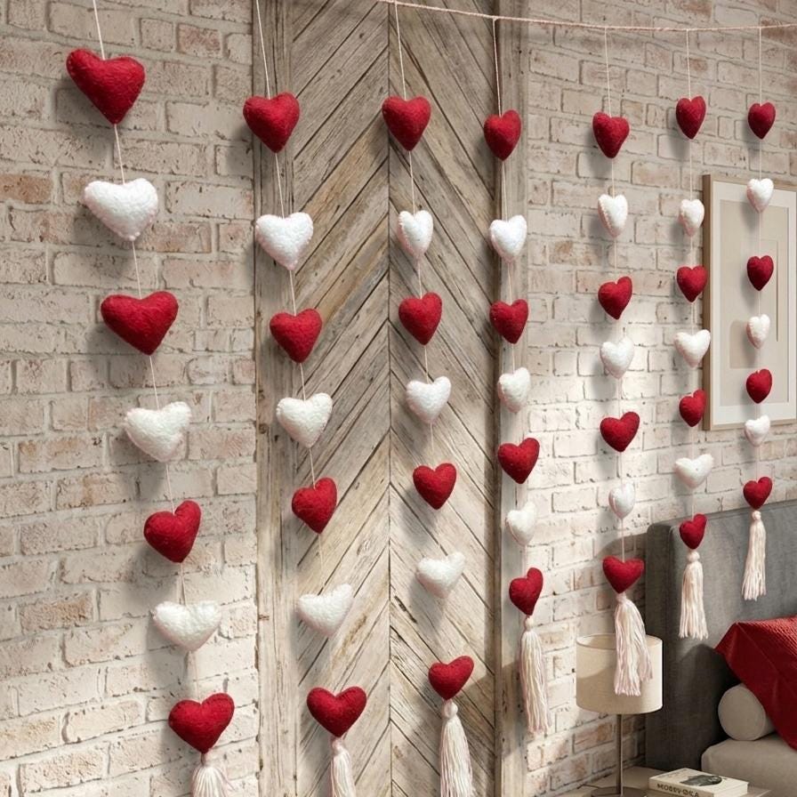Valentine’s Day Hearts Decor Handmade Wool Felt Hearts Decoration Romantic Home Decor Heart Garland for Wall & Room Styling