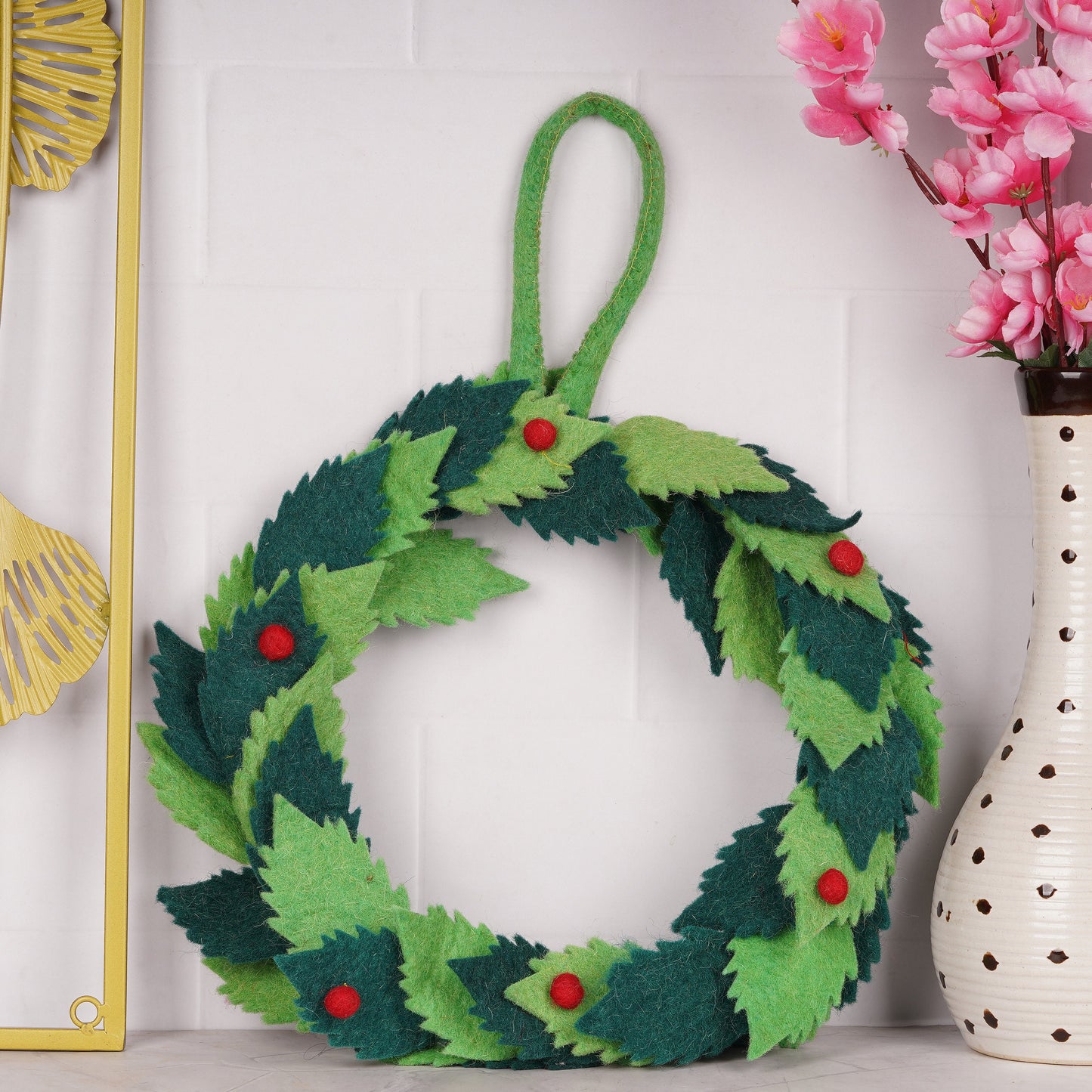 Handmade Wool Felt Christmas Wreath – Festive Holiday Door Decor | Soft Felt Wall Hanging